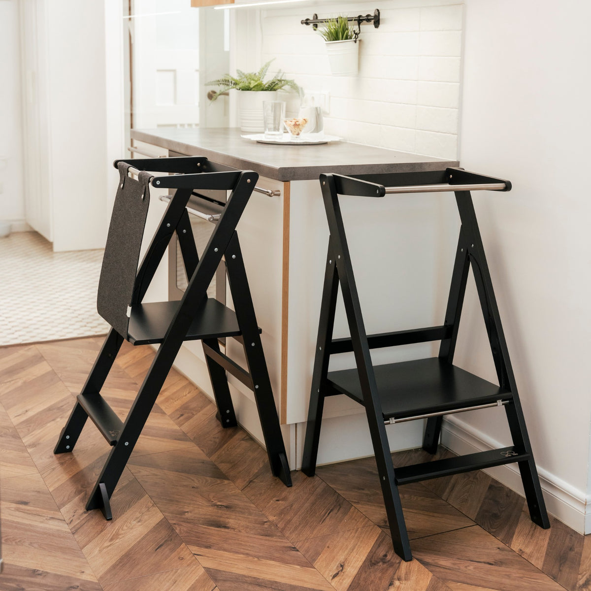 STEP'n'FOLD Foldable Helper Tower - White